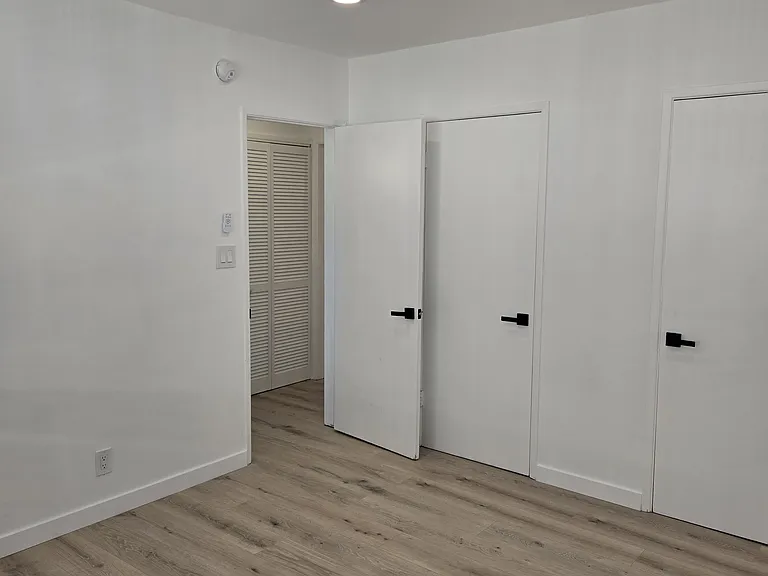 7521 Norton Ave #7 — Photo 22