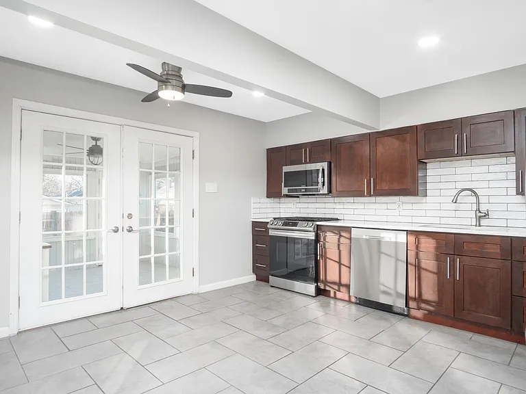 Beautiful stainless appliances