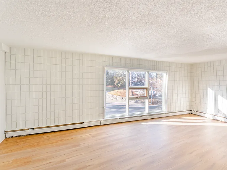 815 50th Ave SW — Photo 37