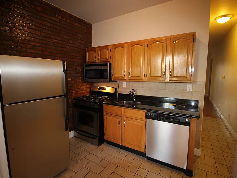 93 Bergen St #2L — Photo 2
