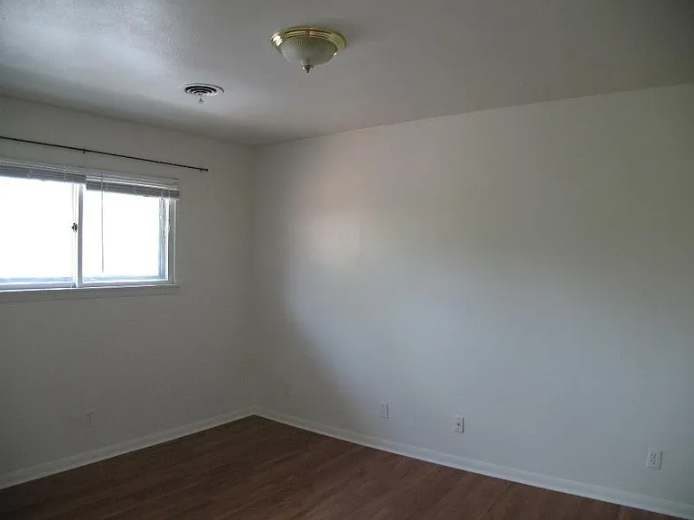 1116 W Moss Ave #A6 — Photo 8