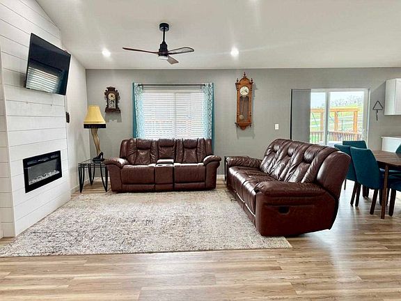 4th image of 425 Galileo Dr