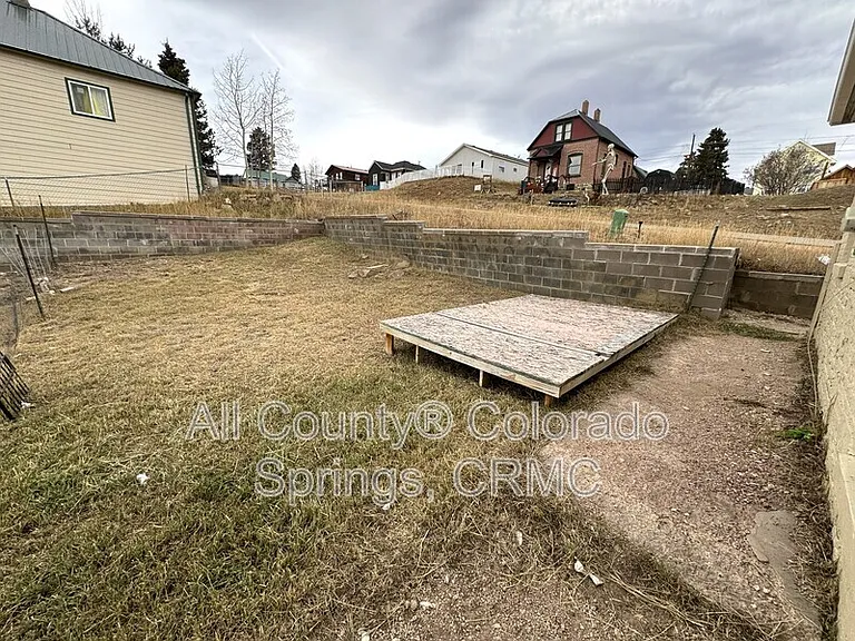219 N 1st St — Photo 11