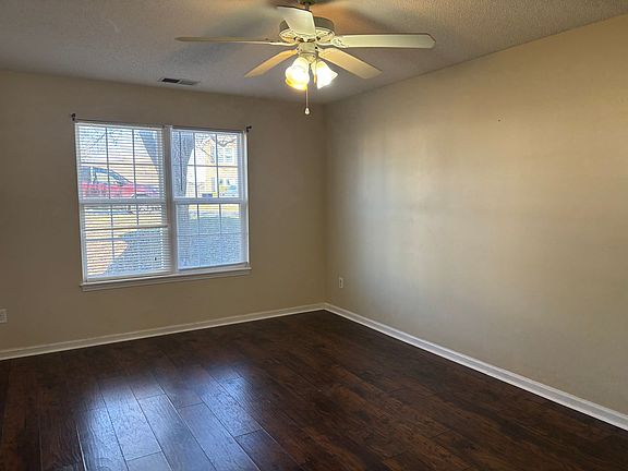 4th image of 1641 Clooney Ln