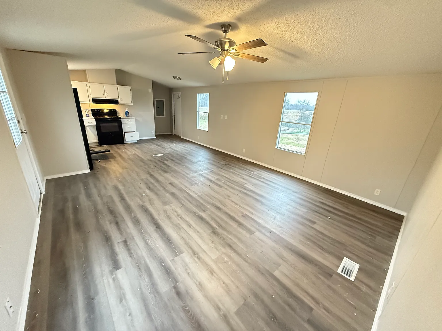 2 bed, 850 sqft, $750 — Photo 3