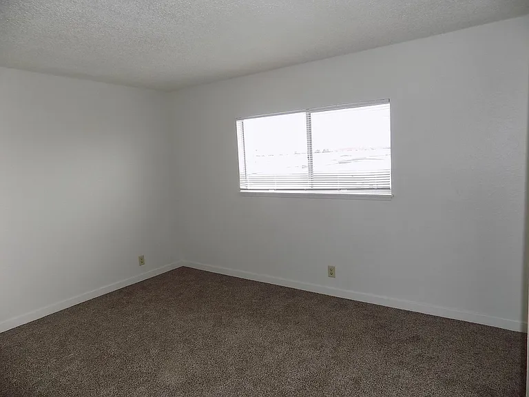 449 Montgomery St — Photo 14