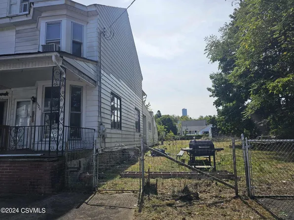 1326 W Spruce St, Coal Township, PA 17866