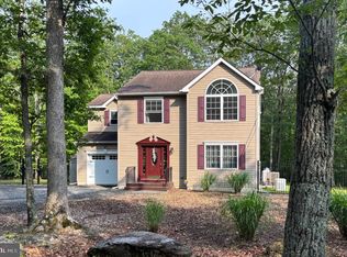 287 Sunrise Dr, Henryville, PA 18332