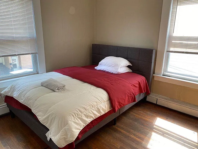 2 bed, 1.0 bath, $2,500 — Photo 4