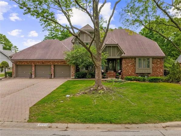 3705 W 119th Ter, Leawood, KS 66209