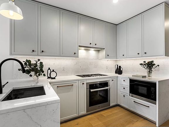 5th image of 161 Columbia St #3N
