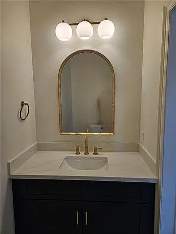 3 bed, 2.5 bath, 1712 sqft, $2,400 — Photo 4