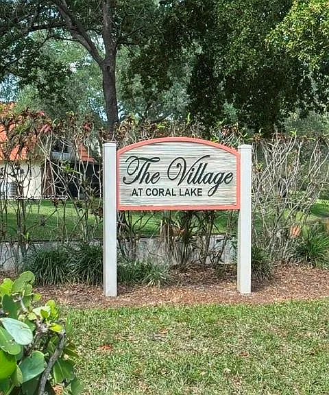 8172 S Coral Cir — Photo 1