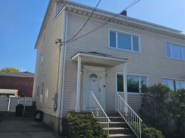 1710 Brookhaven Avenue, Far Rockaway, NY 11691