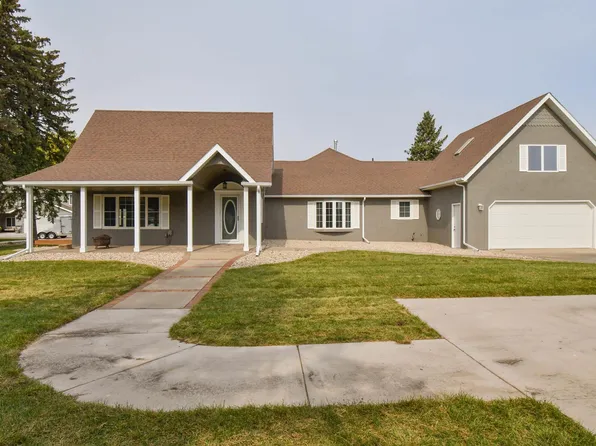 335 Vernon Dr, Harrisburg, SD 57032