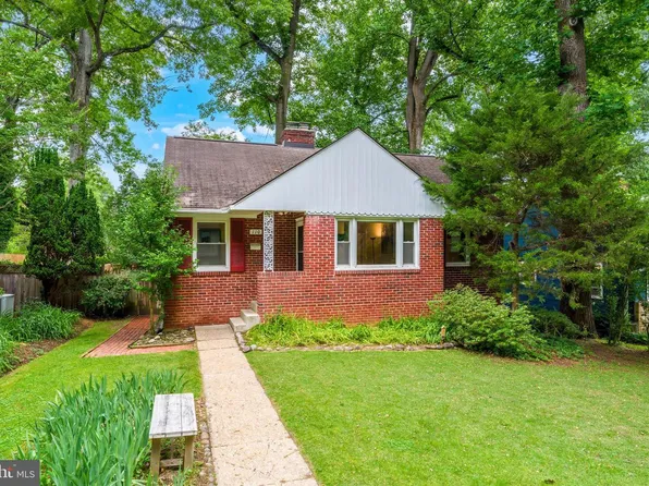 110 Lynnmoor Dr, Silver Spring, MD 20901