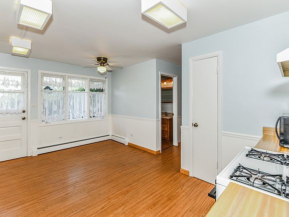 5th image of 10824 Lacrosse Ave
