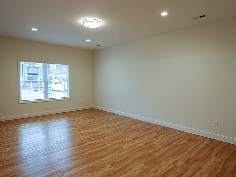 Midway Townhome — Photo 55