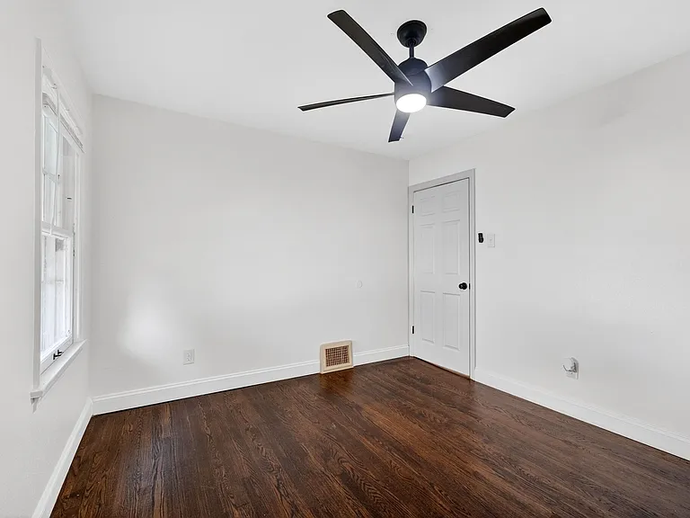 8033 Busiek Ave — Photo 18