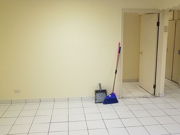 3rd image of 3253 34th St #1