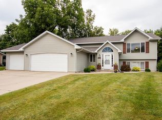1125 13th Ave NW, Hutchinson, MN 55350