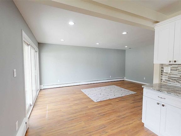 3rd image of 16 Nixon St