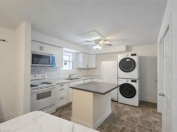 4th image of 92 Copperfield Cres