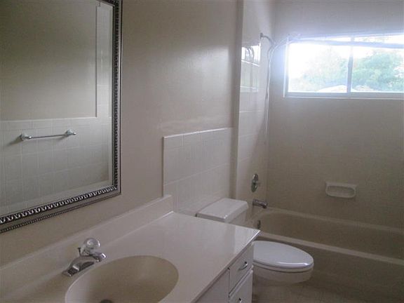 4th image of 5316 NW 67th Ave