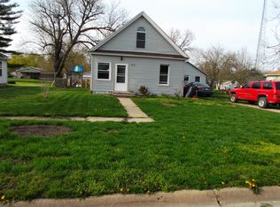 319 E John St, Forrest, IL 61741