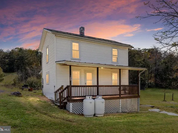 4052 Jerome Rd, Edinburg, VA 22824