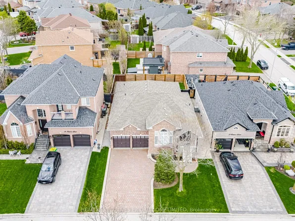 10 Bottero Dr, Vaughan, ON L6A 3T8