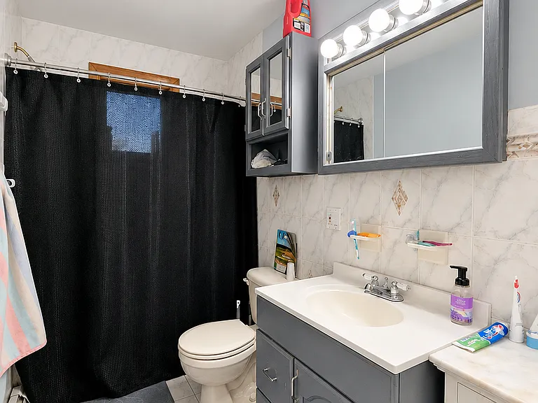 18 Mansfield St #2 — Photo 13