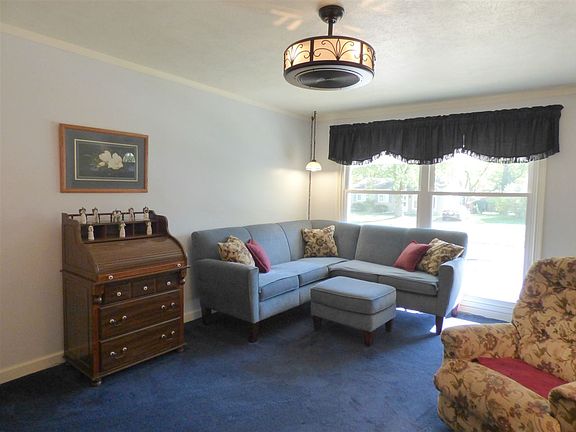 2nd image of 1811 Thornhill Dr