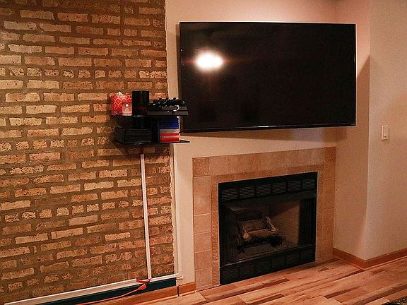 4th image of 1528 W Birchwood Ave APT 1W