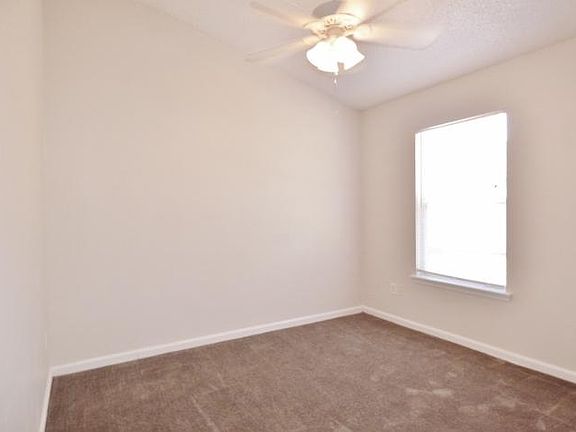 5th image of 2341 Townsquare Dr