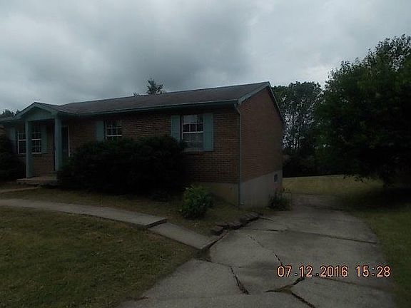 3rd image of 7 Willowood Ln