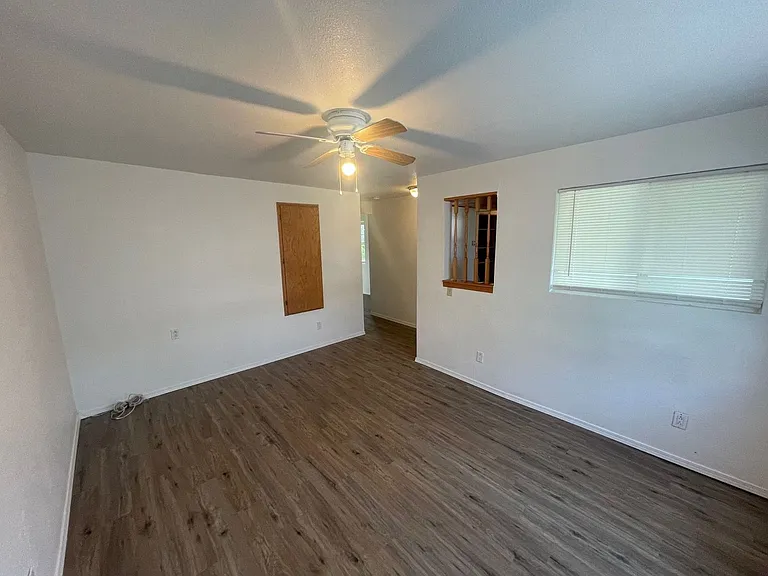 313 E Lowell St — Photo 8