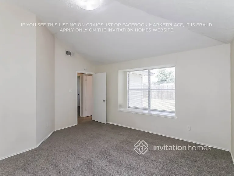 11514 Dell Hollow Dr — Photo 8