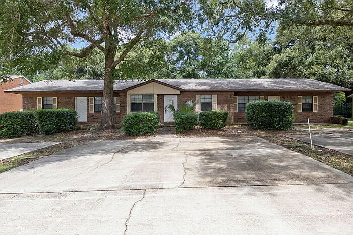 2 bed, 1.0 bath, 790 sqft, $1,000 — Photo 1