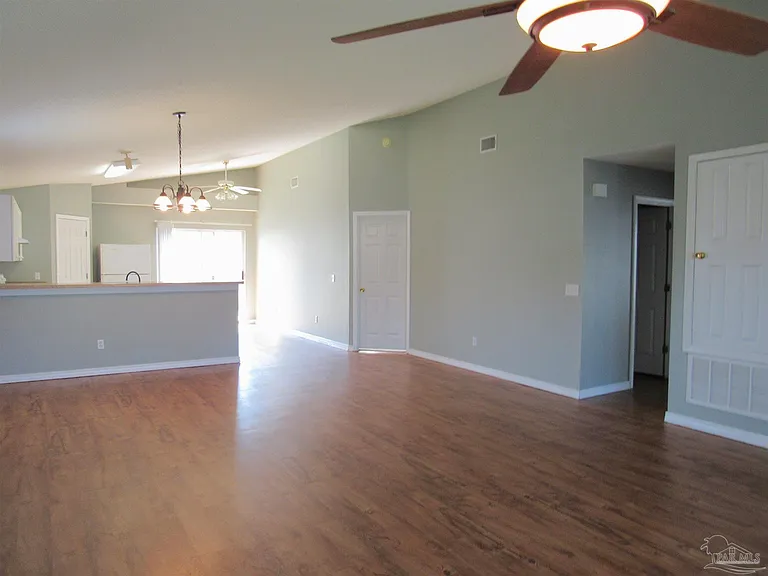 386 Mizzen Ln — Photo 3