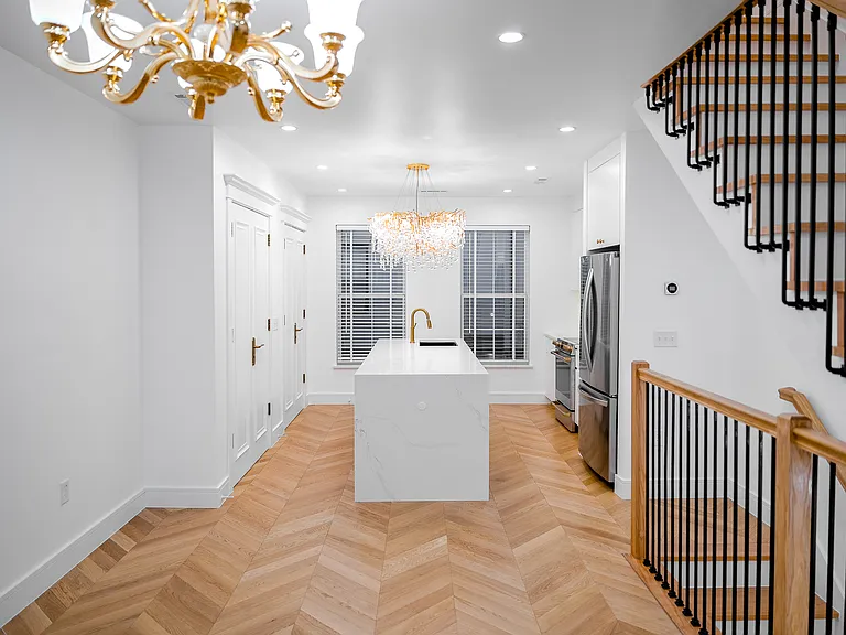 325 SW 5th St — Photo 22