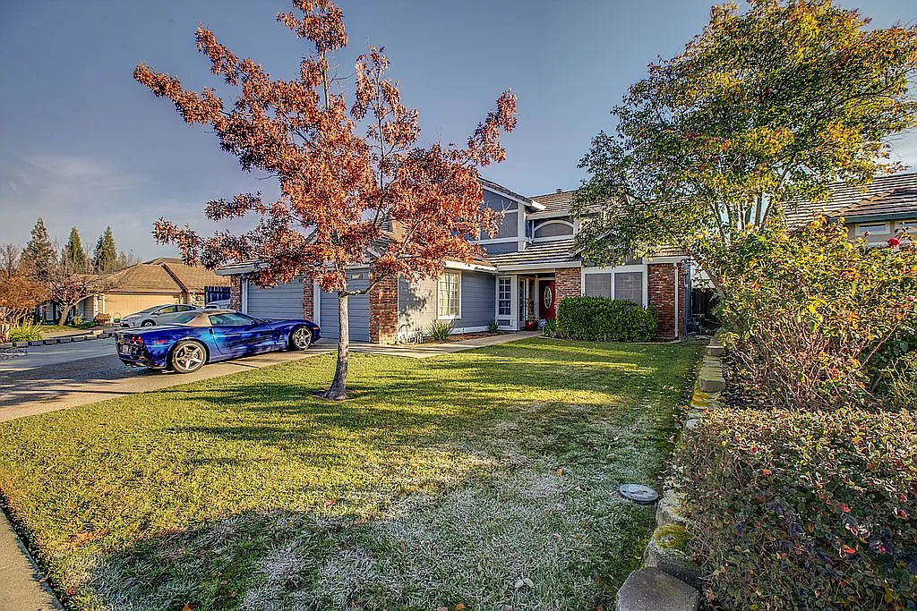 5658 Montclair Cir photo 1