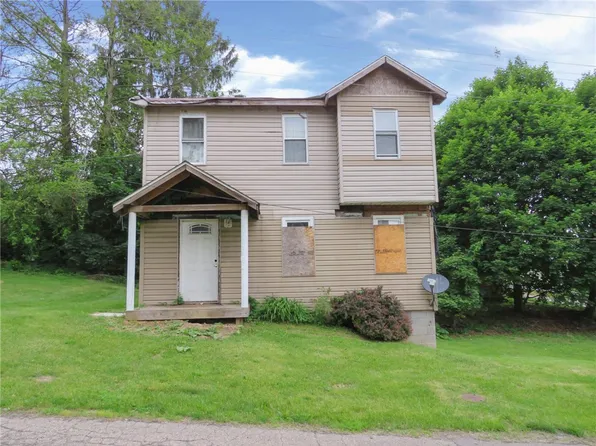 1371 Work St, Crescent, PA 15046