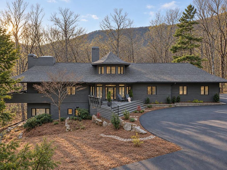 1st image of 220 Wake Robin Dr