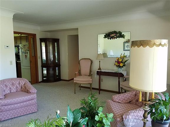 4th image of 245 Twilight Dr