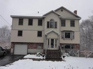 230 Winn St, Burlington, MA 01803