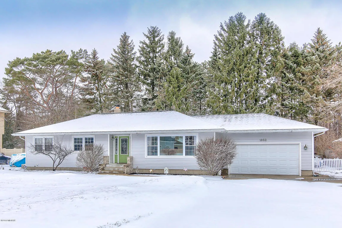 1852 Ritter Hills Dr photo 1