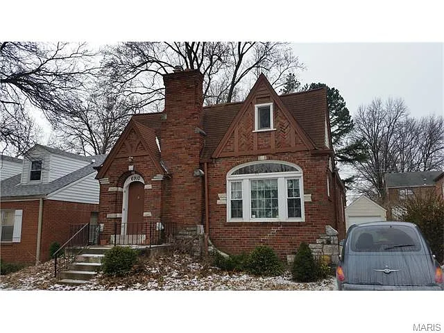 6910 Ira Ave photo 1