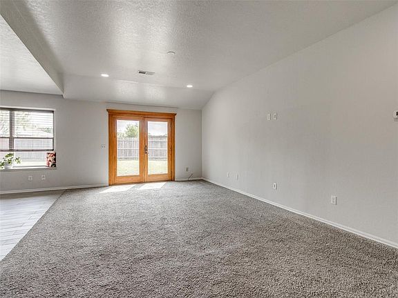 3rd image of 208 Bradgate Dr