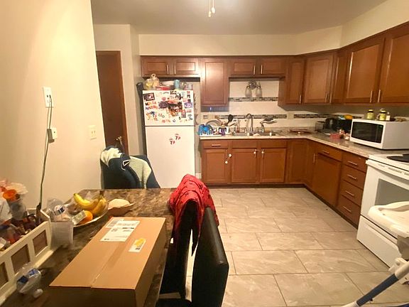 4th image of N114W15518 Sylvan Cir APT 8